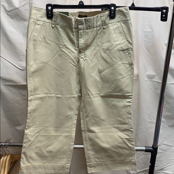 NWT 14P - Eddie Bauer khaki Capri- Mercer fit - Picture 1 of 4